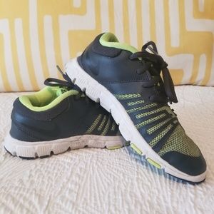 Boys Nike Tennis Shoes